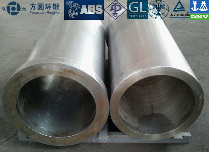 JIS BS EN AISI ASTM DIN のつや出しか熱い造られた継ぎ目が無い炭素鋼の管
